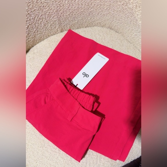 ALO Yoga High-Waist Street Smart Trouser - Picture 3 of 3